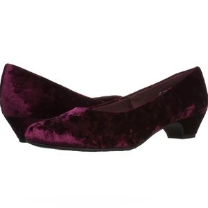 Soft Style Women's Angel II Pump NEW Size 9 1/2 Narrow